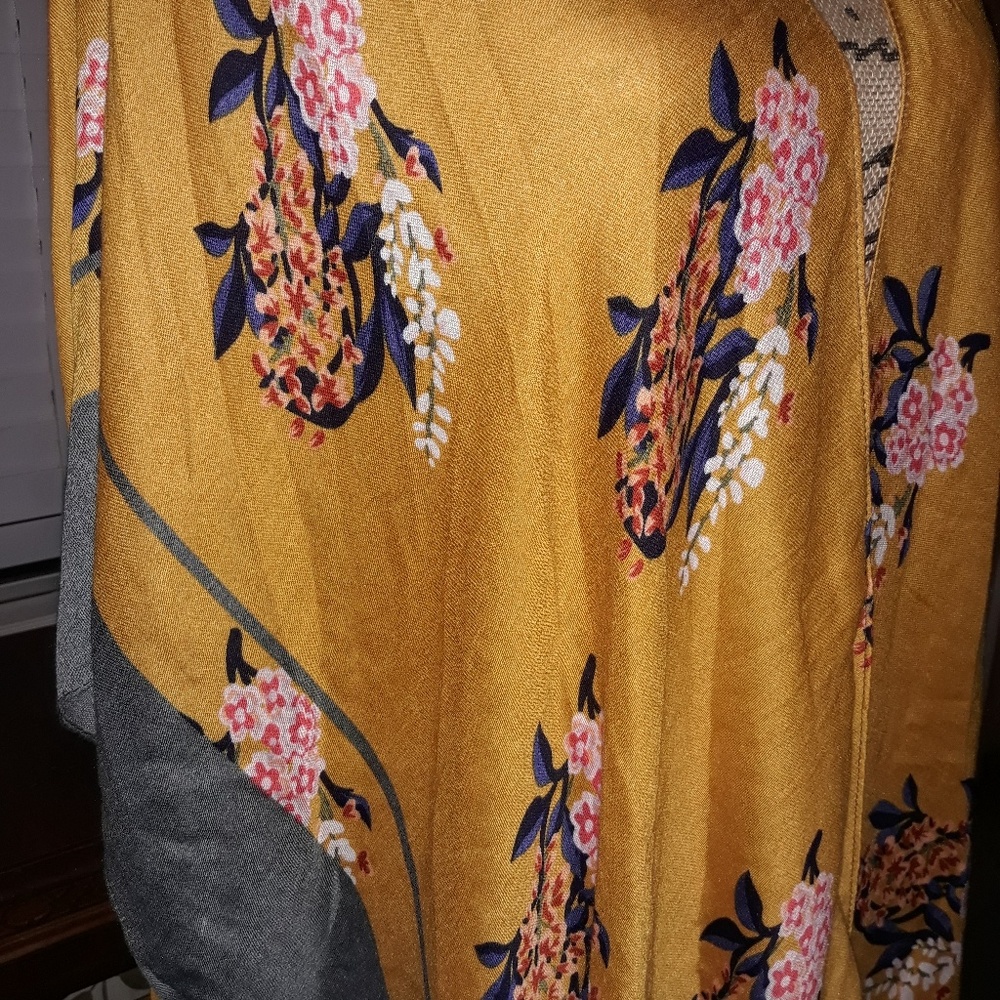 Woman Heart kimono - Picture 2 of 5